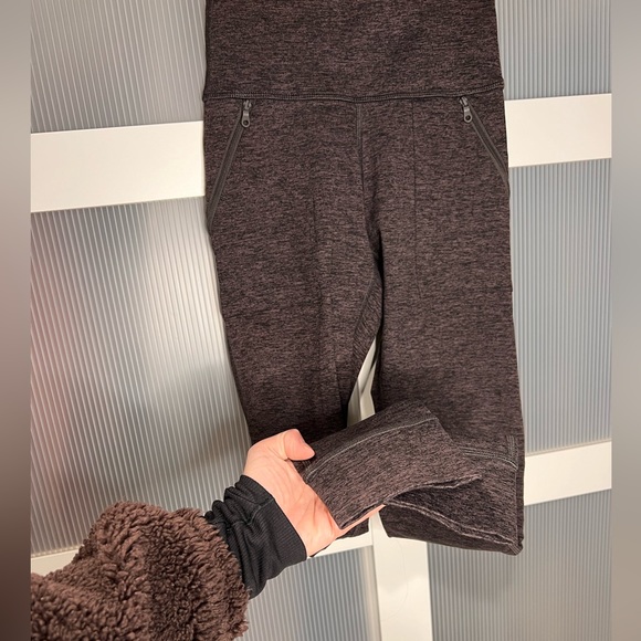 Women’s Size S Jogger Style Leggings with Pockets - Picture 3 of 6